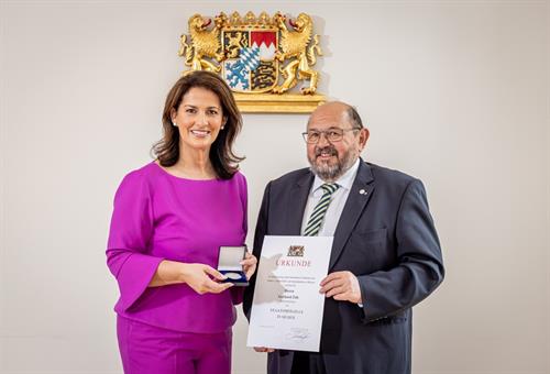 Gerhard Zäh erhält Staatsmedaille